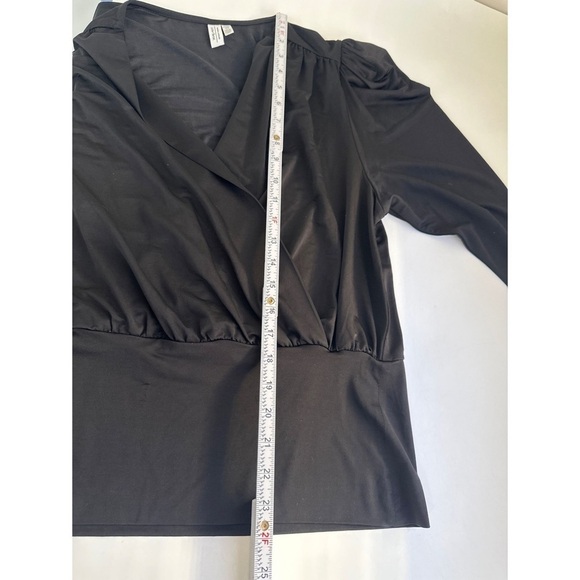 Stockholm Atelier Balloon Sleeves V-Neck Top - Picture 9 of 9